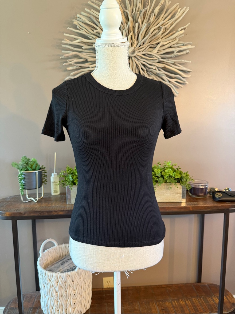 Cyrus Black Ribbed Tee